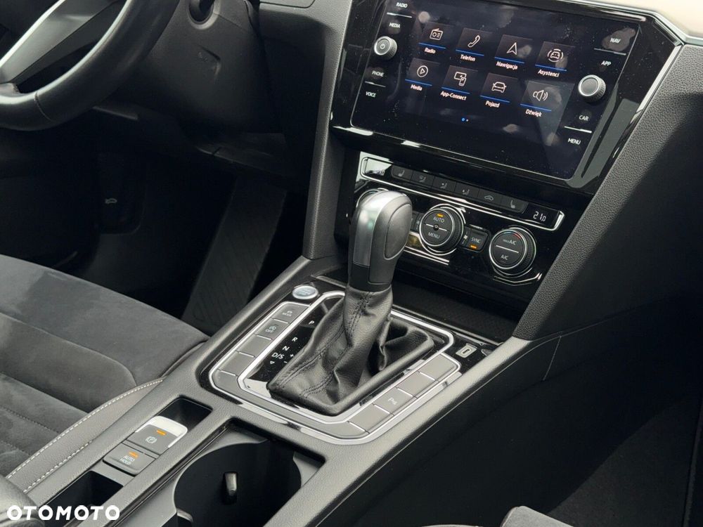 Volkswagen Passat 2.0 TSI Elegance DSG - 22