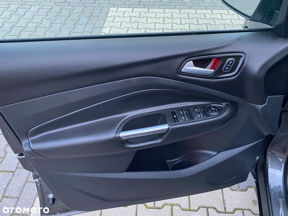 Ford Kuga 1.5 EcoBoost FWD Titanium X - 15