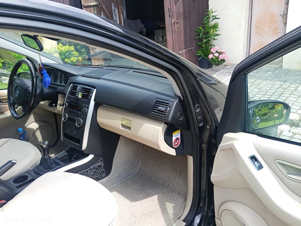 Mercedes-Benz Klasa B 180 CDI - 24