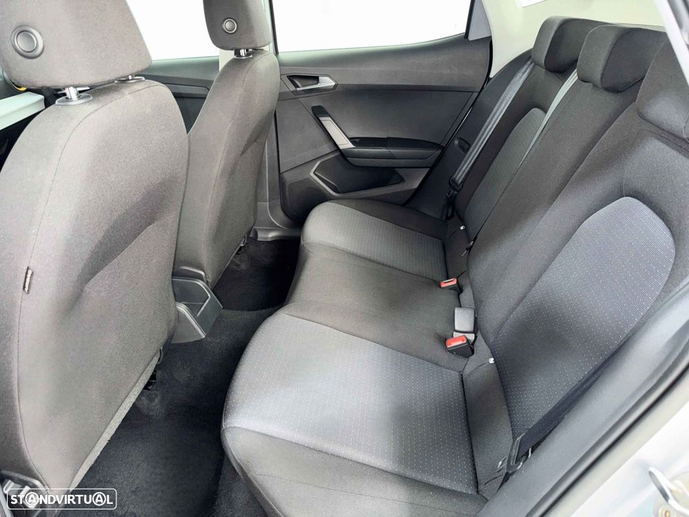 SEAT Arona 1.0 TSI Style DSG — fotografia 13