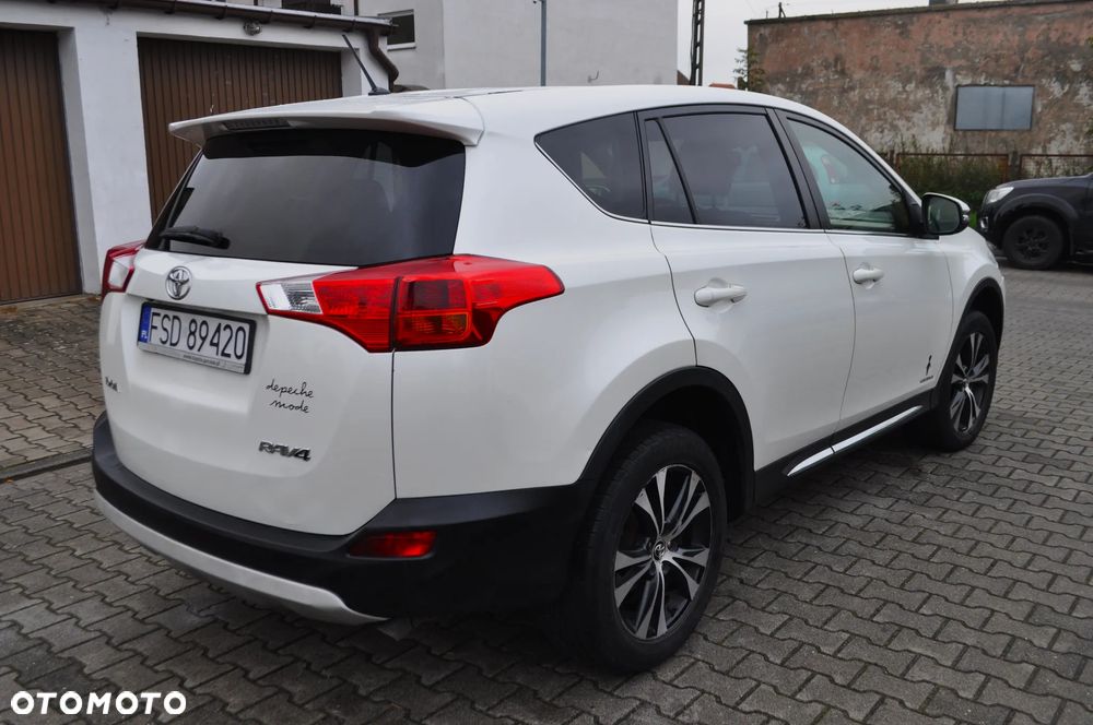 Toyota RAV4 2.2 D-4D 4x4 Executive - 6