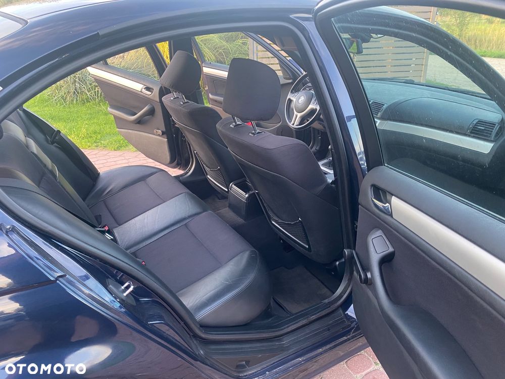 BMW Seria 3 318i - 14