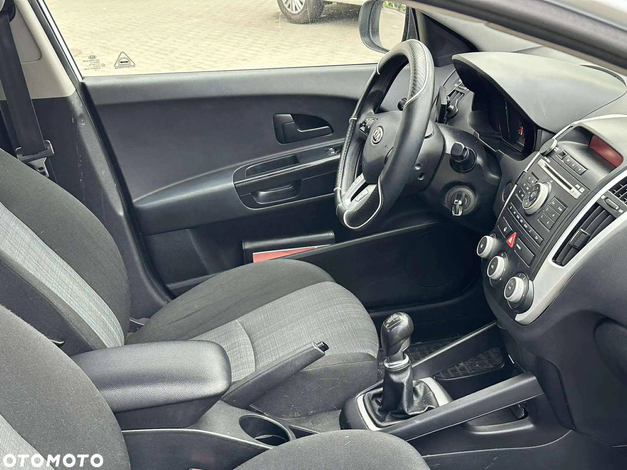 Kia Ceed - 4