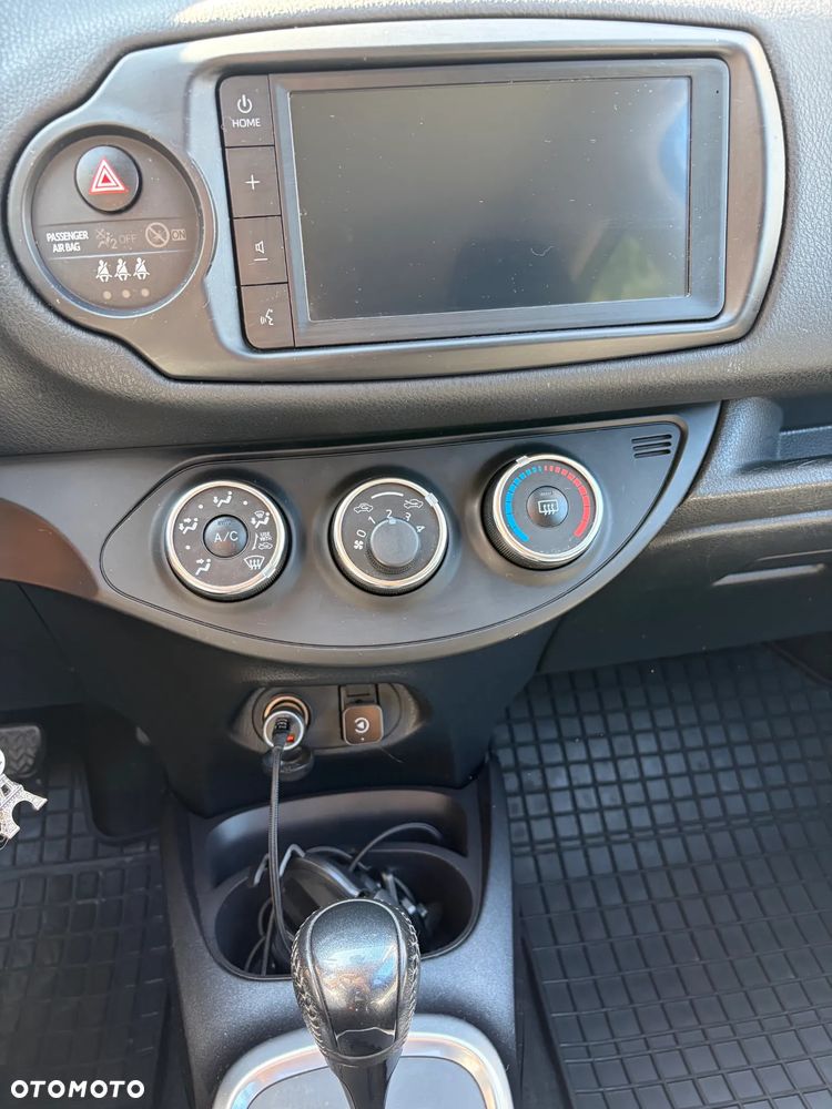 Toyota Yaris 1.5 20th Anniversary CVT - 11