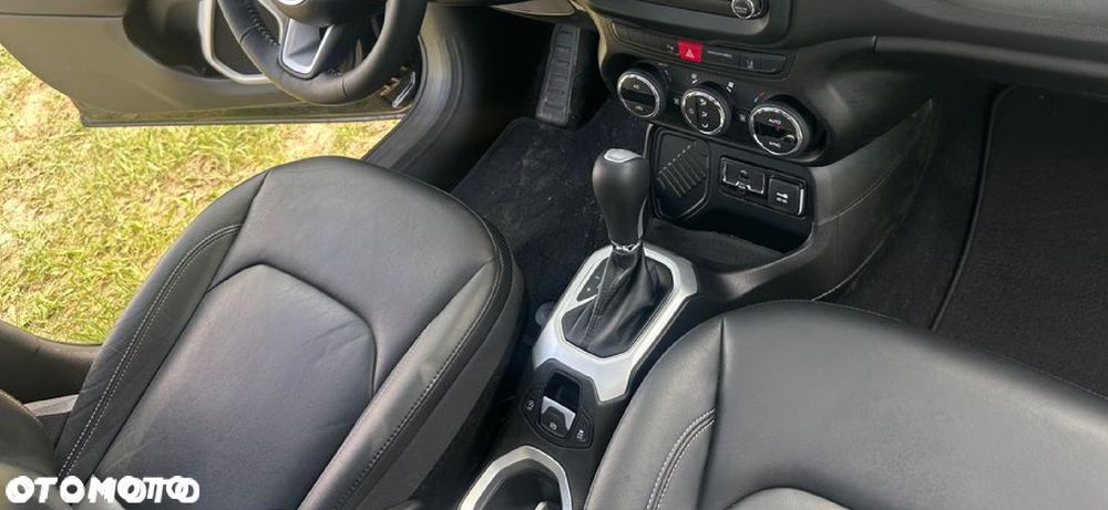 Jeep Renegade 1.4 MultiAir DSG Business Line - 24