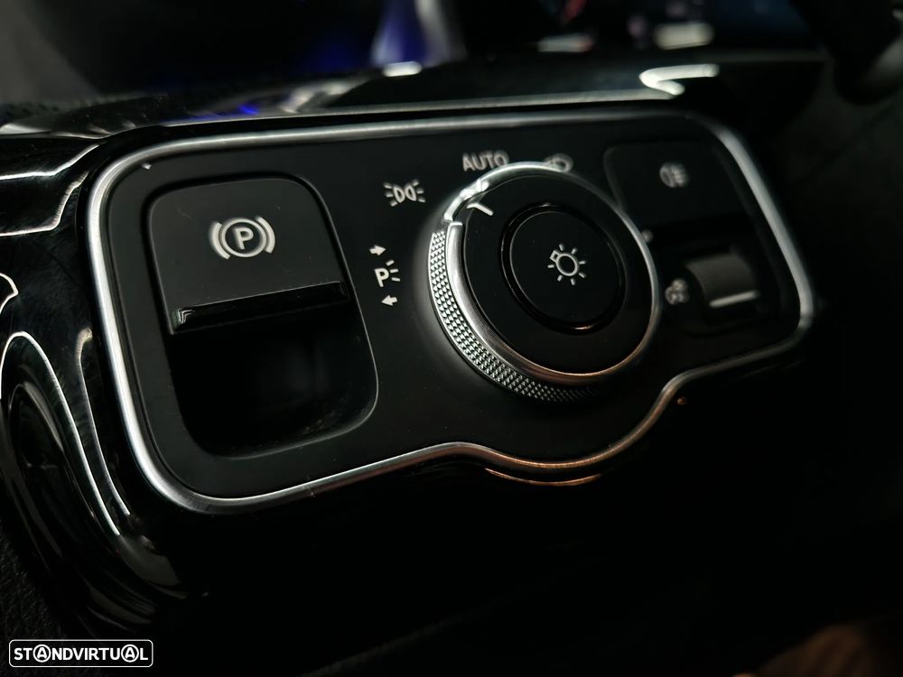 Mercedes-Benz A 250 e AMG Line - 19