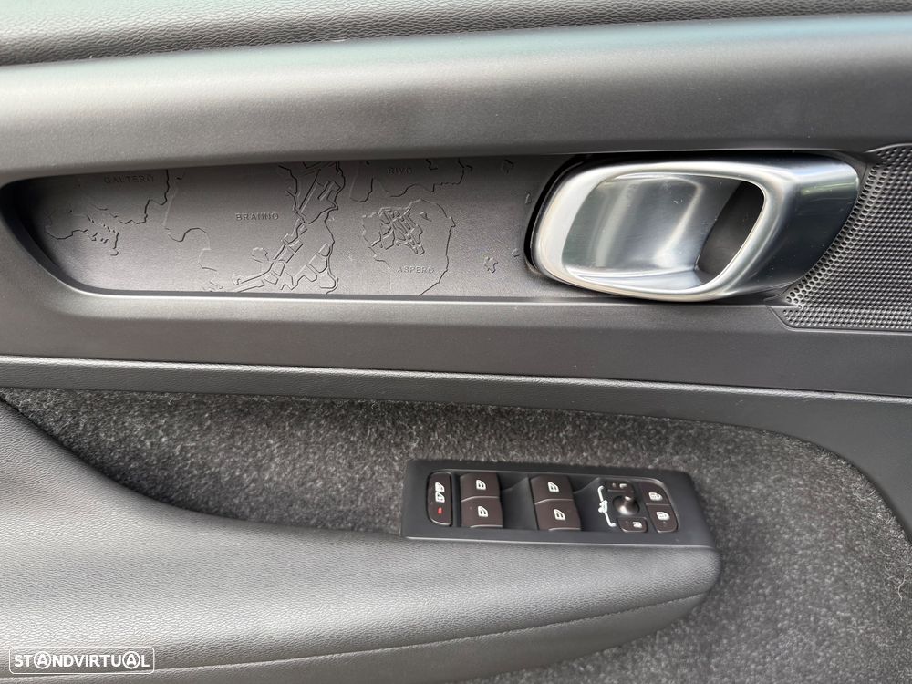 Volvo XC 40 1.5 T3 Tech Edition - 12