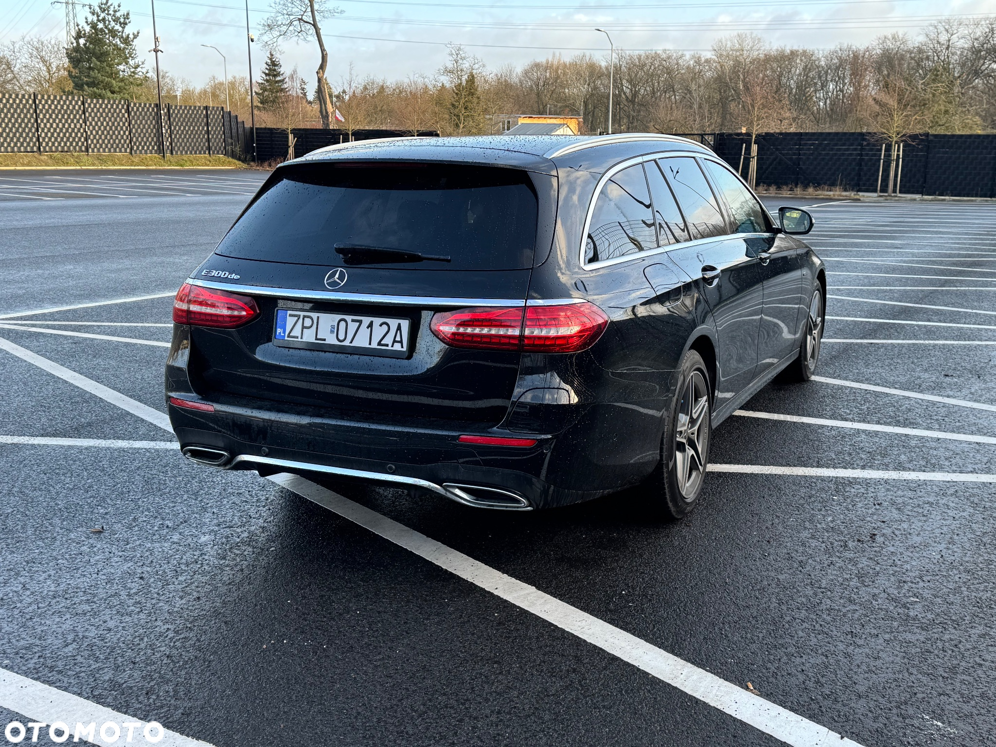 Mercedes-Benz Klasa E 220 d 4Matic T 9G-TRONIC AMG Line - 10