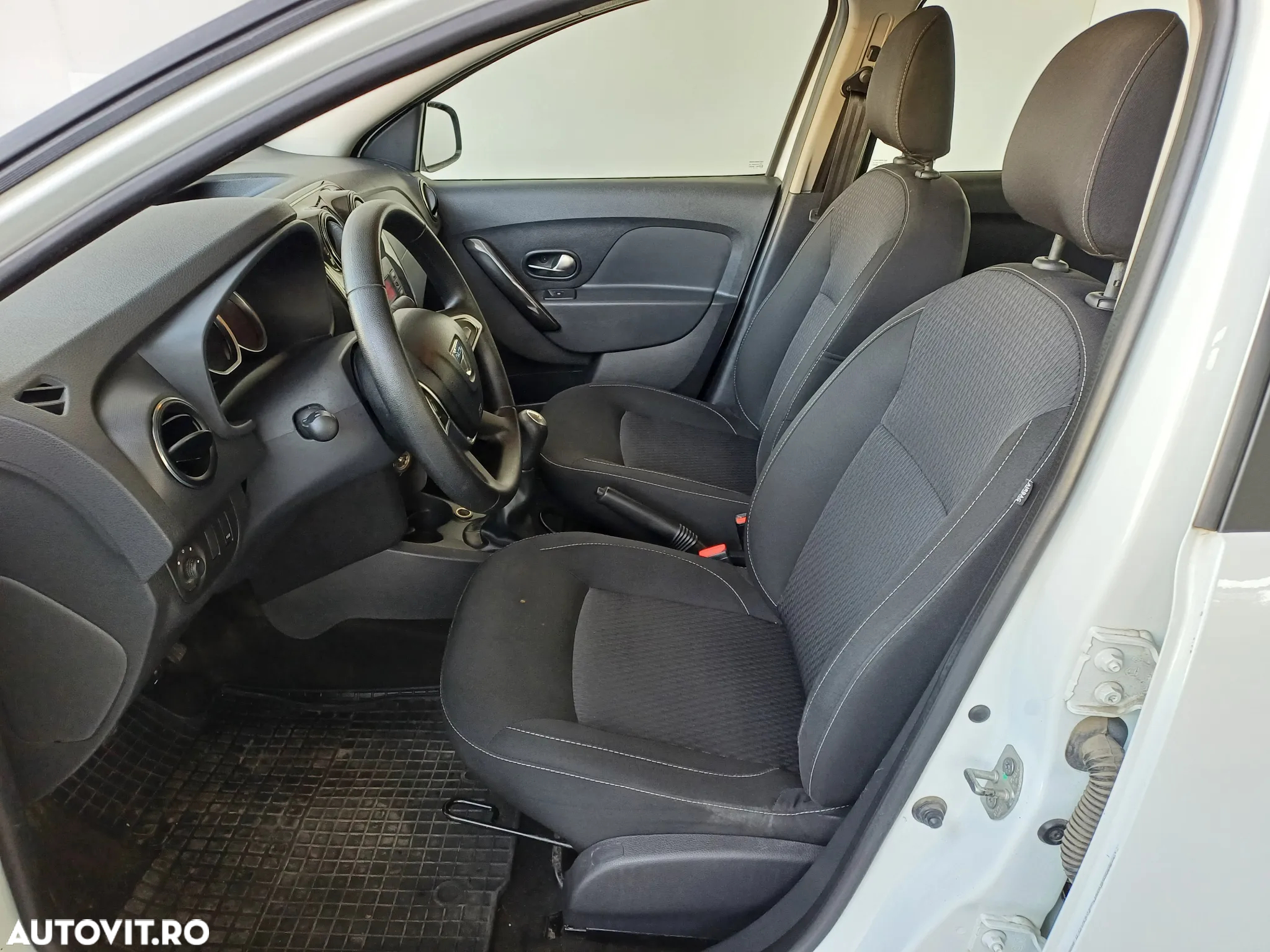 Dacia Logan 1.5 Blue dCi Laureate - 4