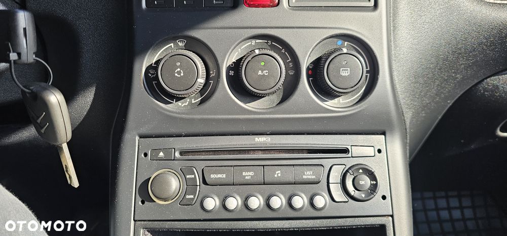 Citroën C3 Picasso 1.4i Attraction - 23