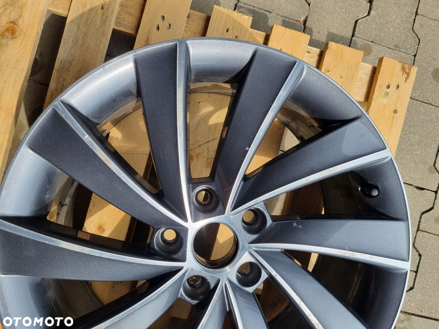 SKODA OCTAVIA III RS FELGA 7.5Jx18 18" ET51 - 3
