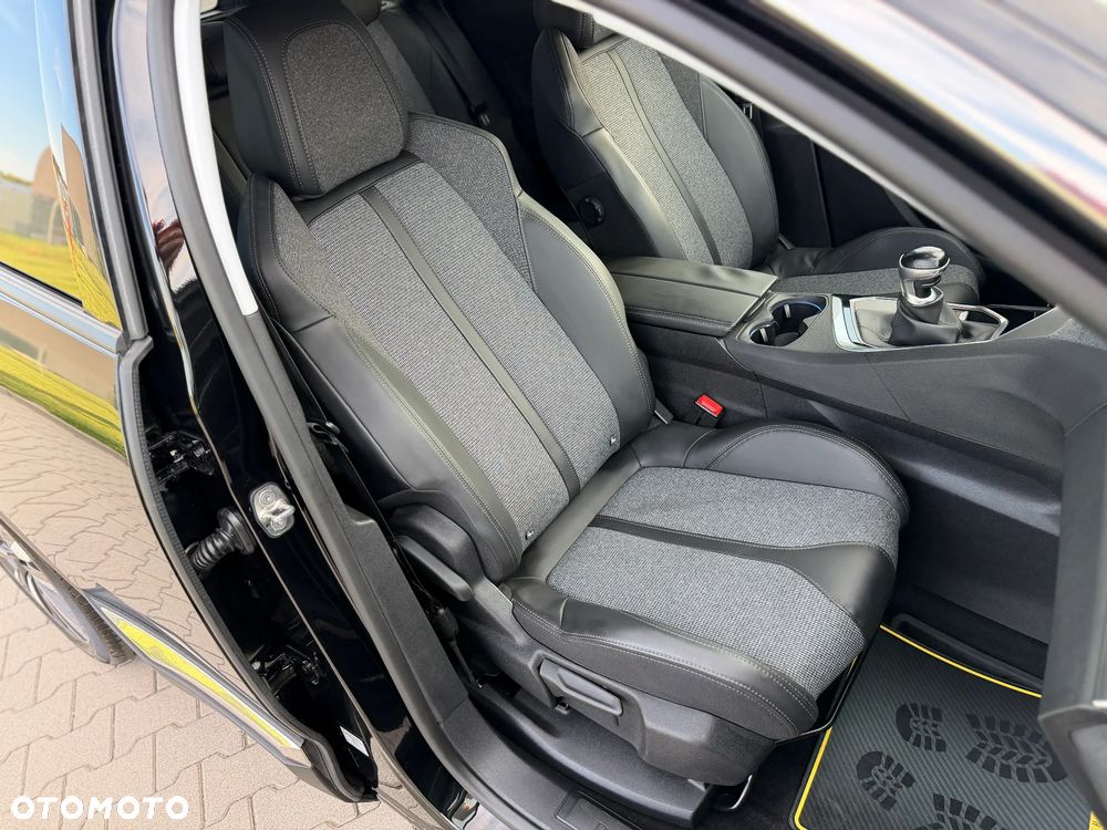 Peugeot 3008 1.6 BlueHDi Allure S&S - 28