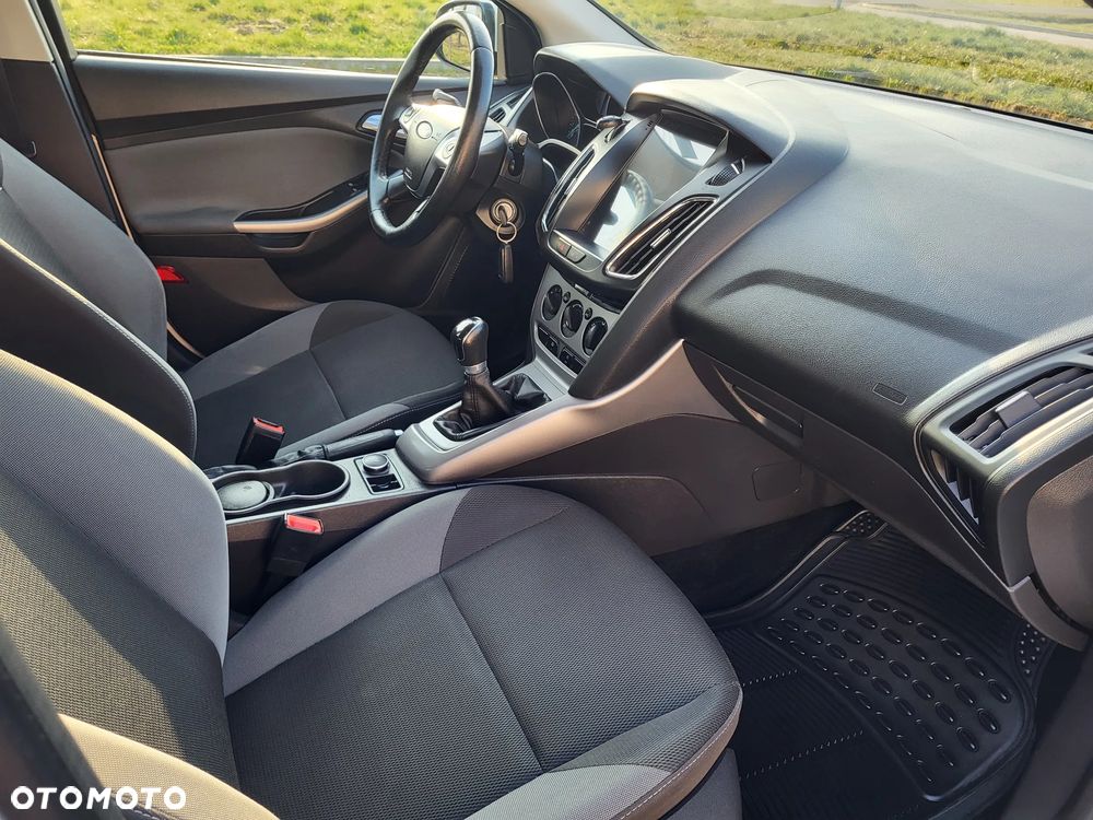 Ford Focus 1.0 EcoBoost Start-Stopp-System TREND - 12
