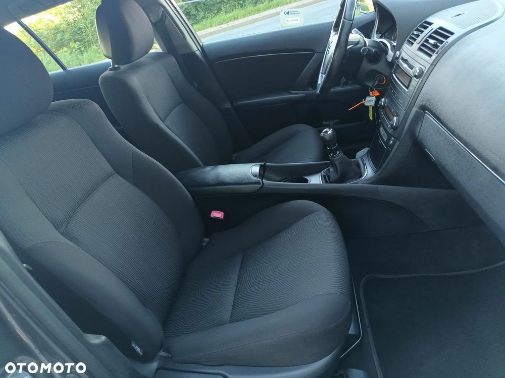 Toyota Avensis 1.6 Life - 11