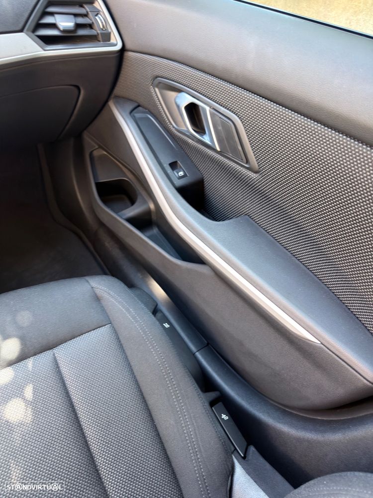 BMW 320 d Line Luxury Auto - 39