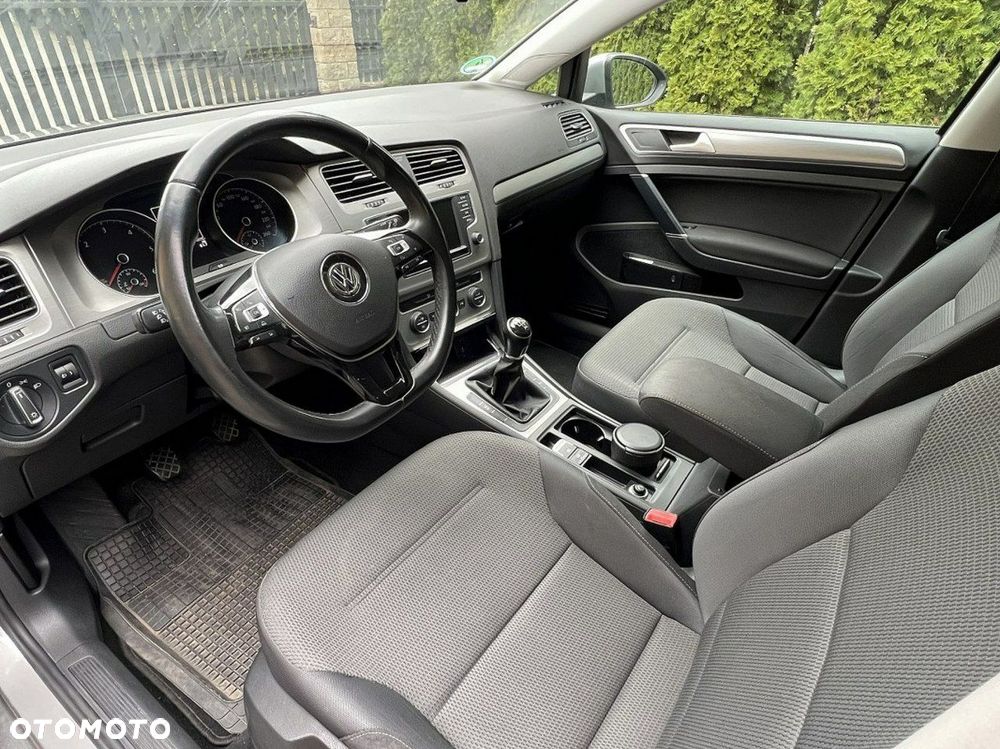 Volkswagen Golf - 11