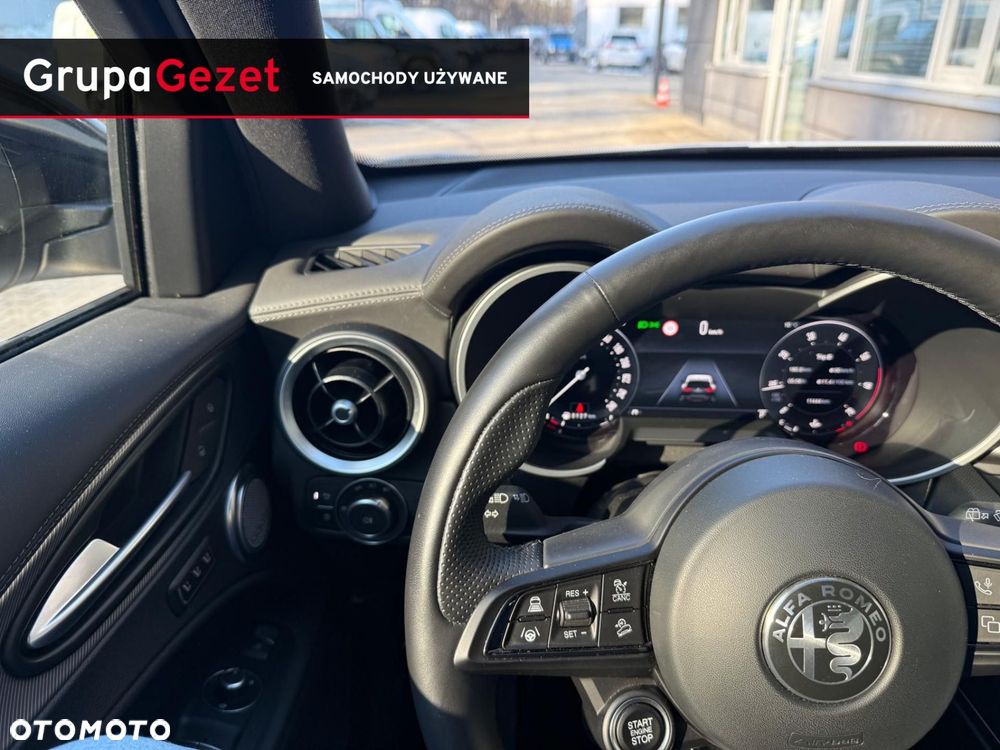 Alfa Romeo Stelvio - 6