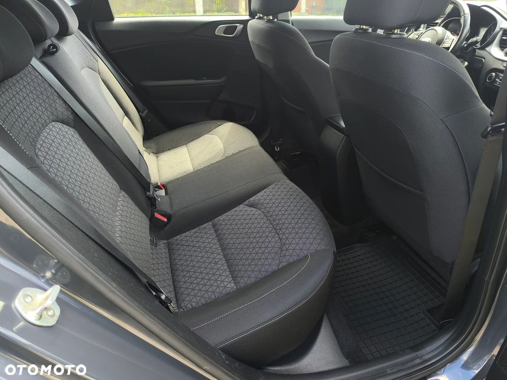 Kia Ceed 1.6 CRDi (48V Mild-Hybrid) Vision - 15