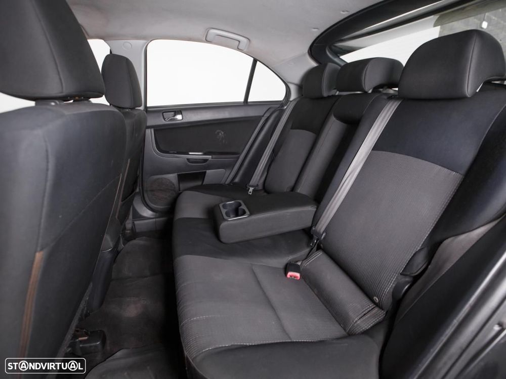 Mitsubishi Lancer - 8