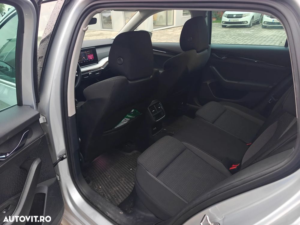 Skoda Octavia Combi 2.0 TDI DSG Tour - 13