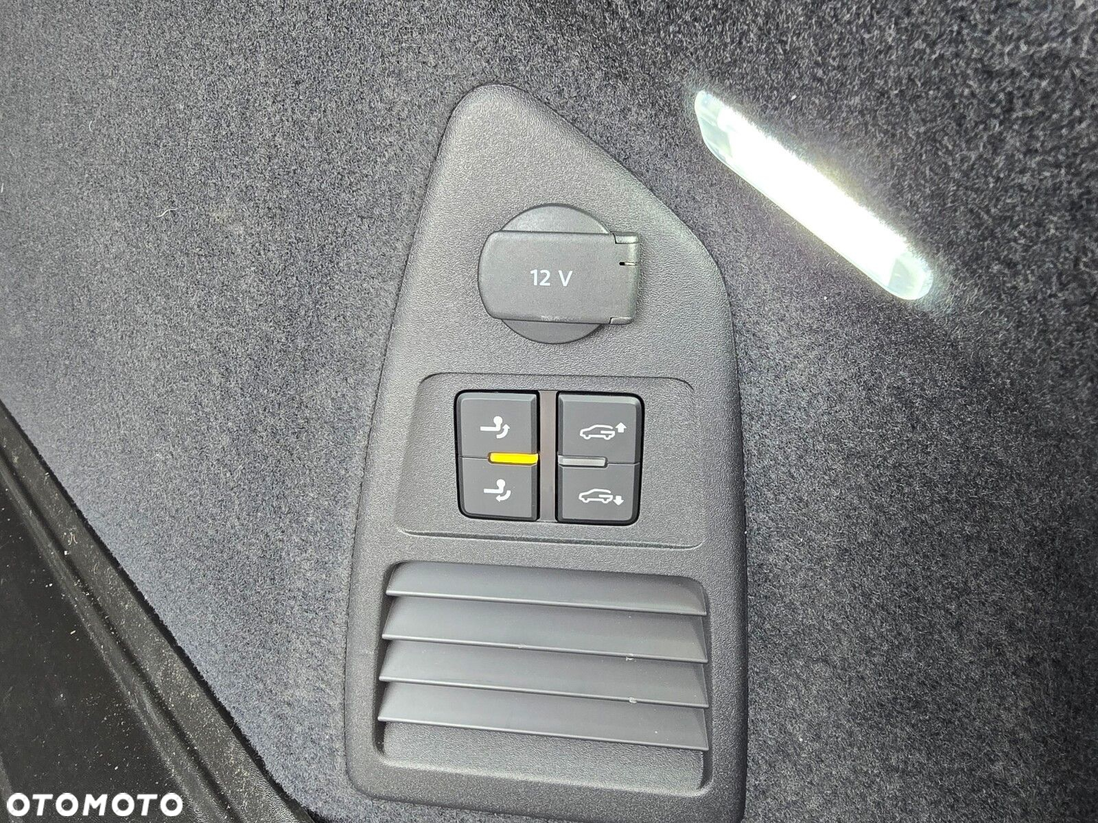 Volkswagen Touareg 3.0 V6 TDI 4Motion R-Line - 12