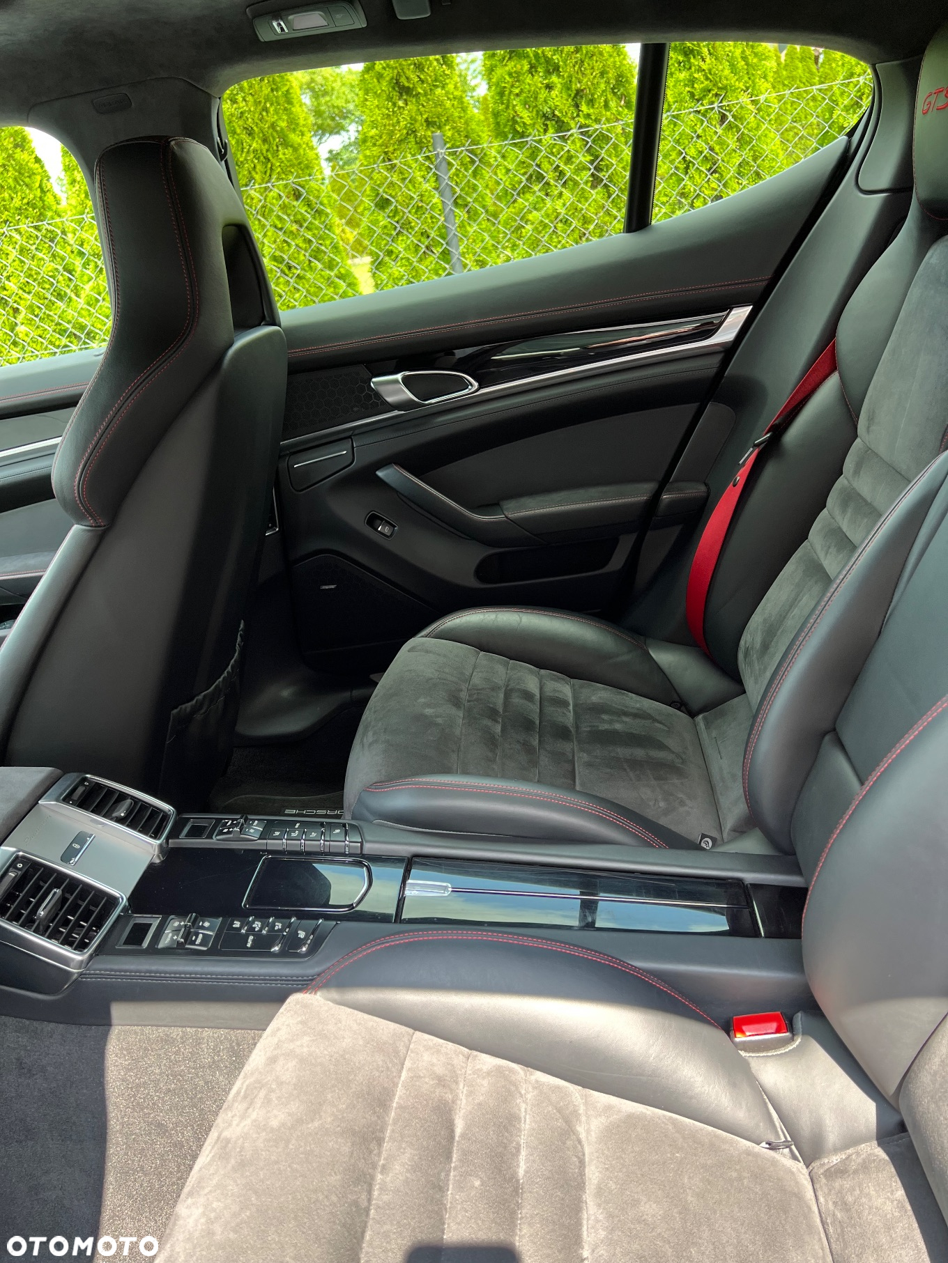 Porsche Panamera GTS - 12