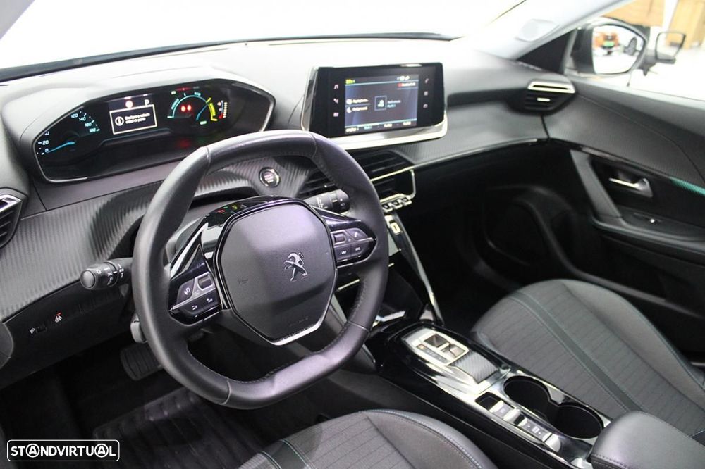 Peugeot e-2008 Allure - 8