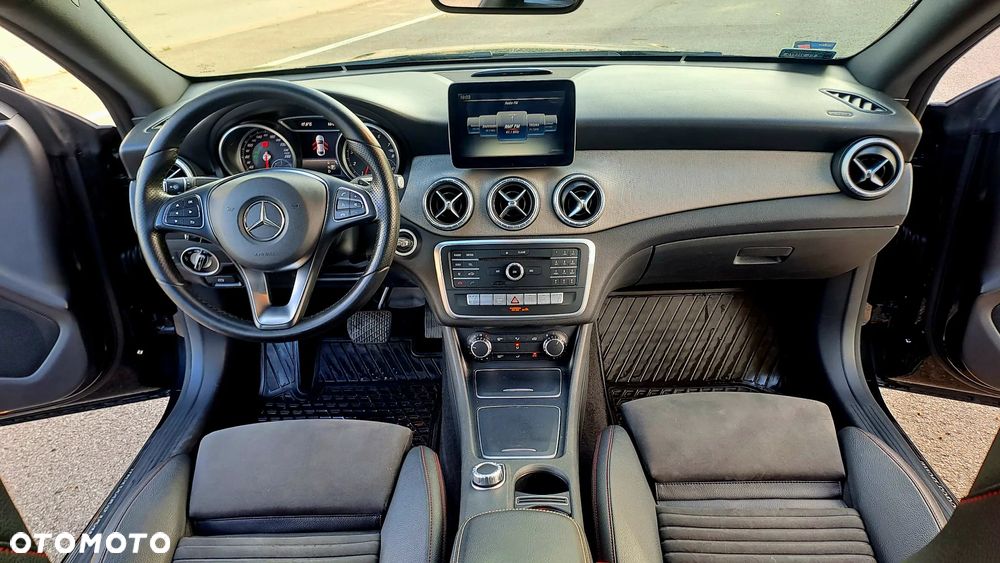 Mercedes-Benz CLA 180 7G-DCT AMG Line - 5