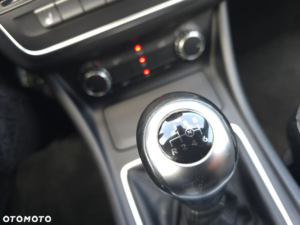 Mercedes-Benz Klasa A 180 (BlueEFFICIENCY) Style - 30