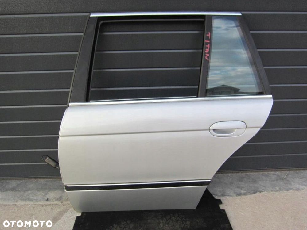 BMW E39 KOMBI DRZWI TYLNE LEWE TYŁ TITANSILBER 354 - 3