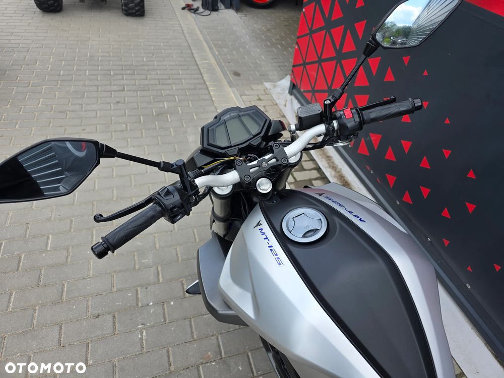Yamaha MT - 17