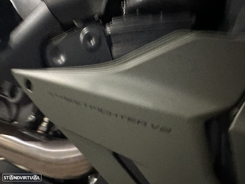 Ducati Streetfighter V2 - 19