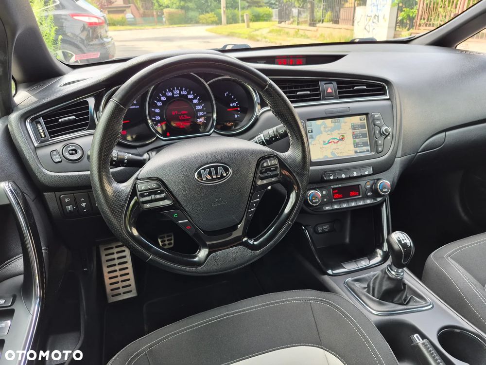 Kia Ceed 1.6 CRDi 136 ISG GT Line - 18
