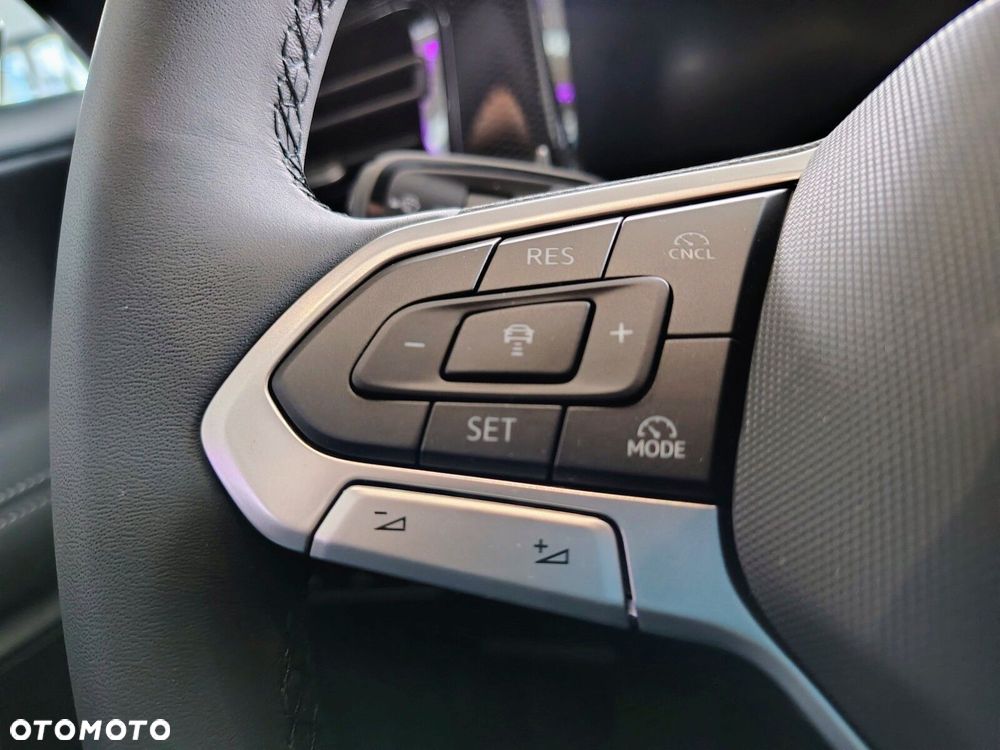 Volkswagen Tiguan - 13