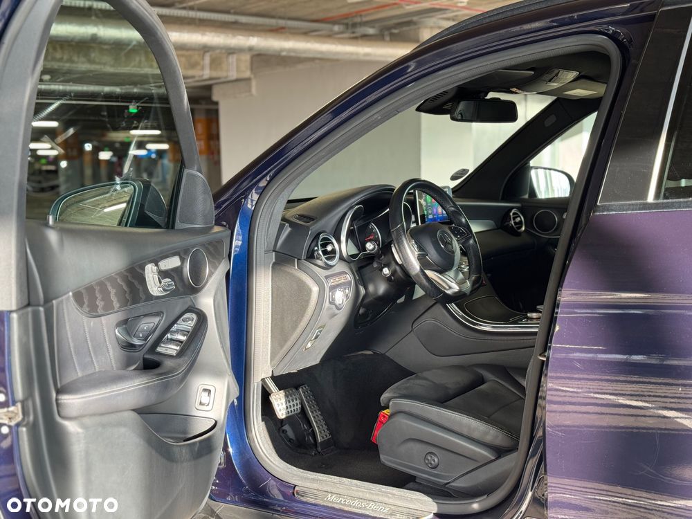 Mercedes-Benz GLC 250 4Matic 9G-TRONIC AMG Line - 17