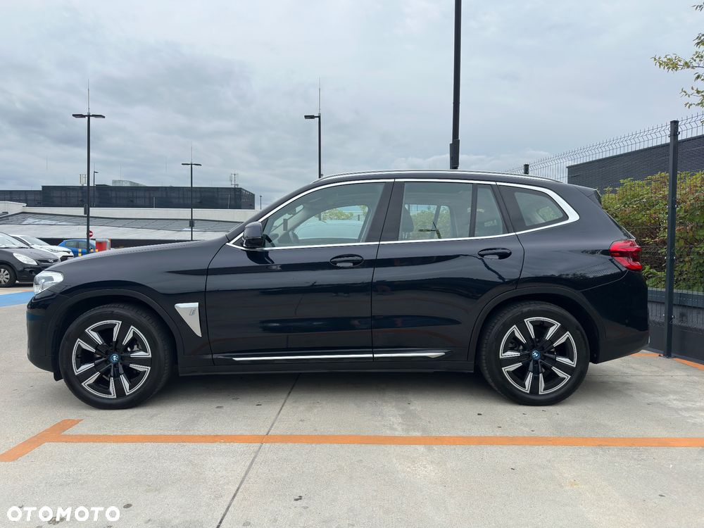 BMW iX3 - 15