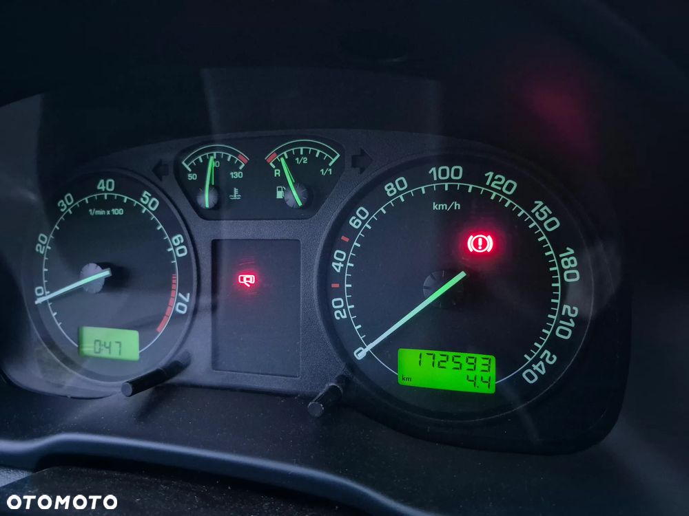 Skoda Octavia 1.6 Tour - 10