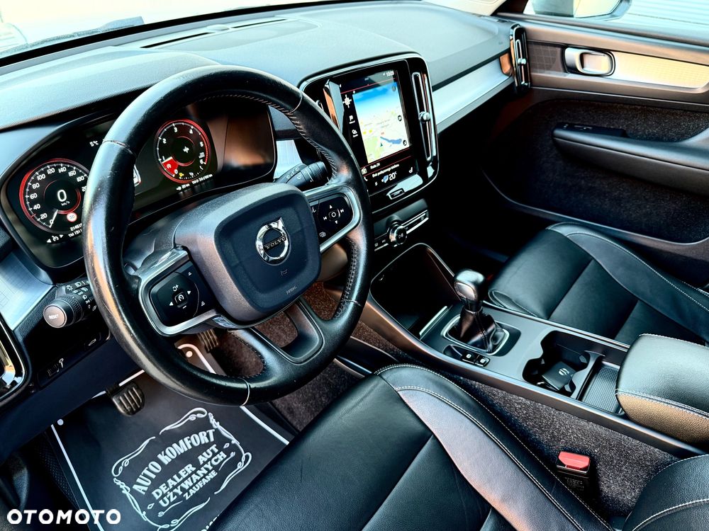 Volvo XC 40 D3 Momentum Pro - 25