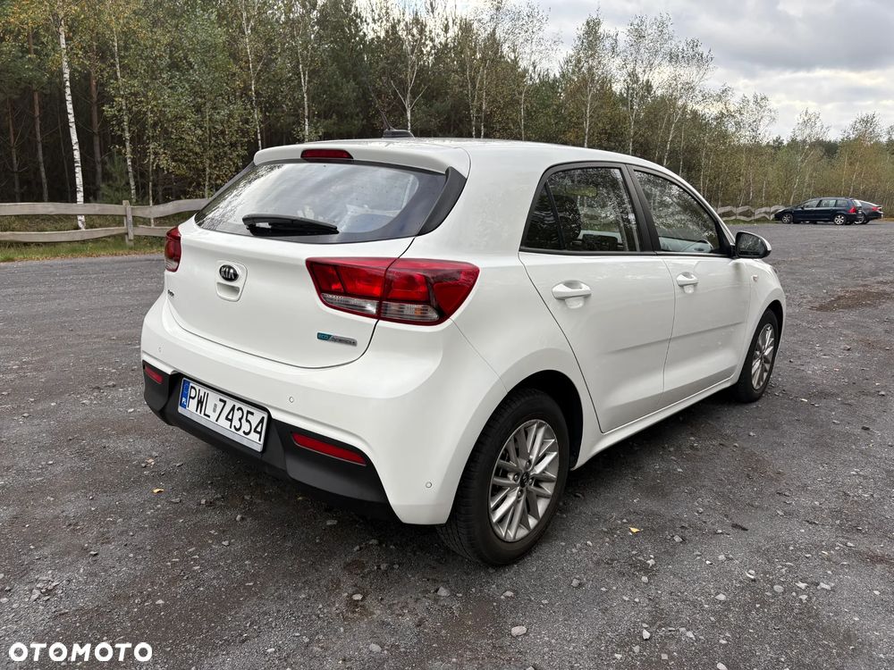 Kia Rio - 10