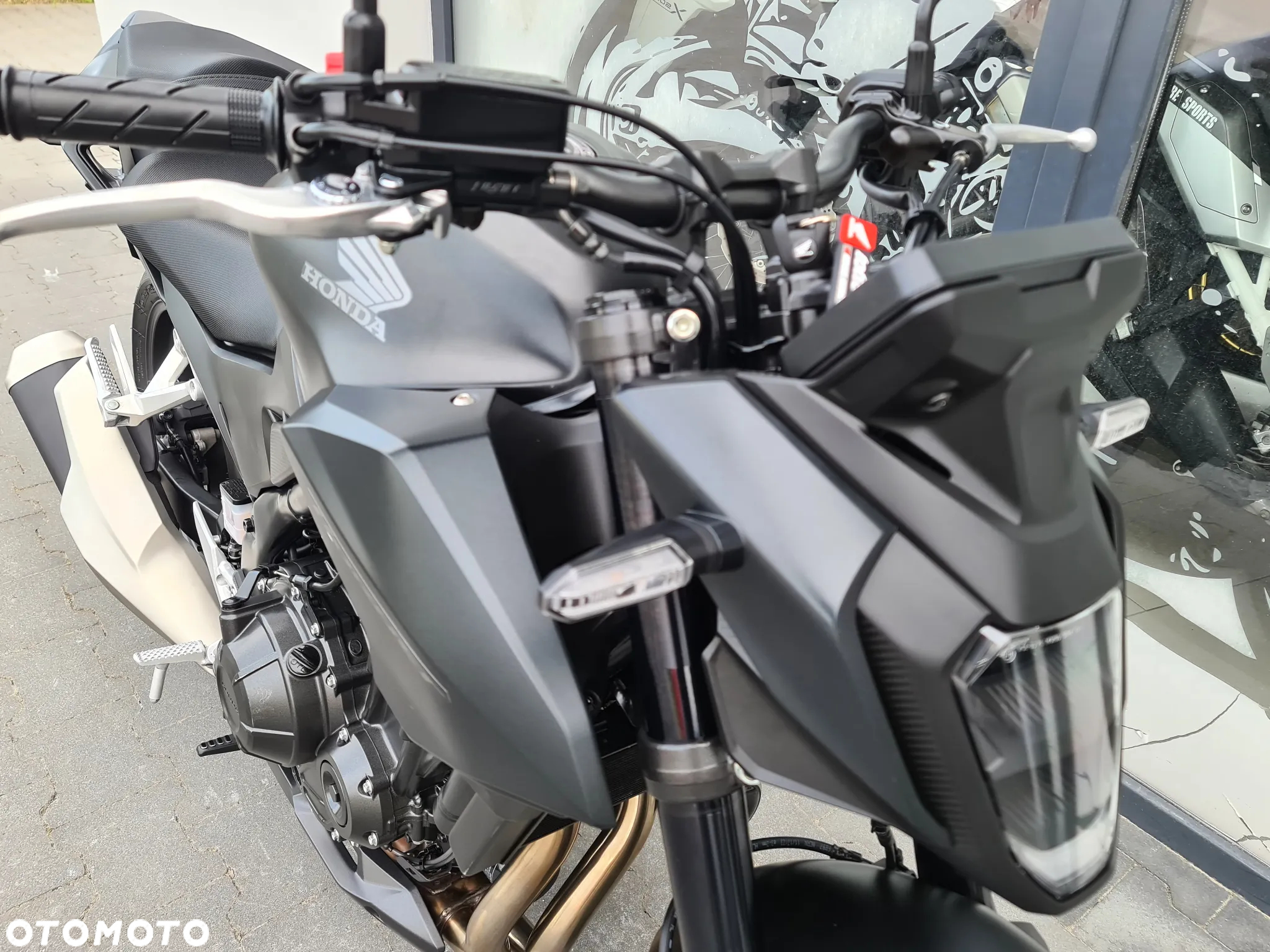 Honda CBF - 16