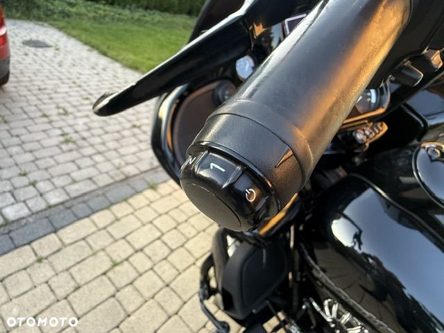 Harley-Davidson Touring Road Glide - 31