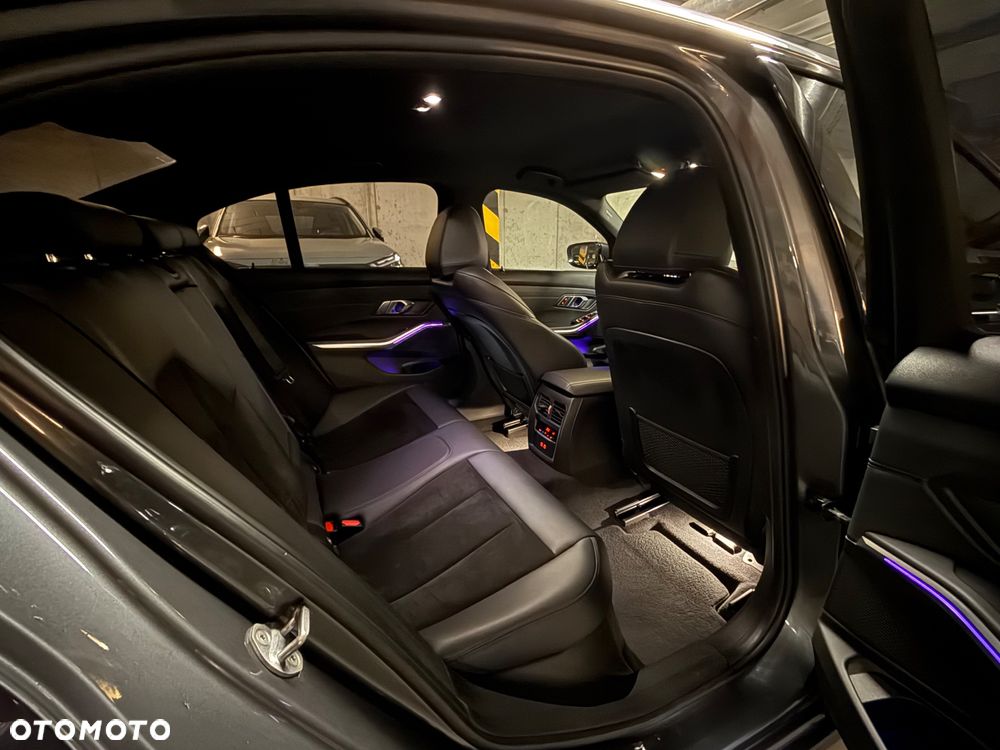 BMW Seria 3 318i M Sport - 21