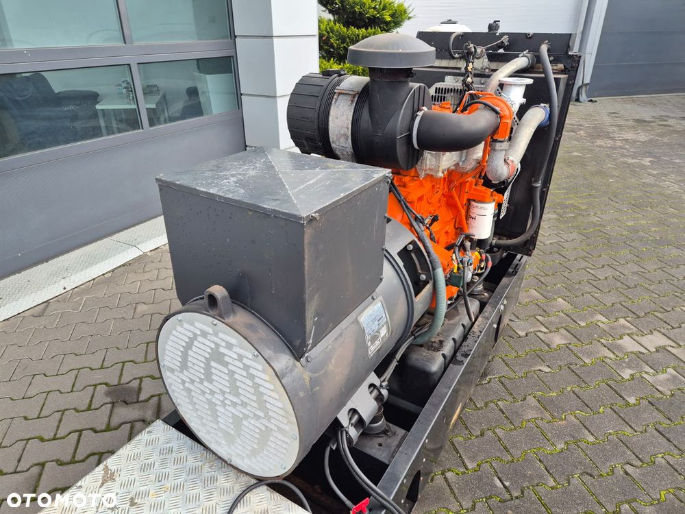Mecalac Mecc Alte ECP34 2S4 - GENERATOR PRĄDU - ZEROWY PRZEBIEG - SDMO 2005 - SILNIKI NISKOWOLTOWE ABB M3HP - TRANSPORT - 9