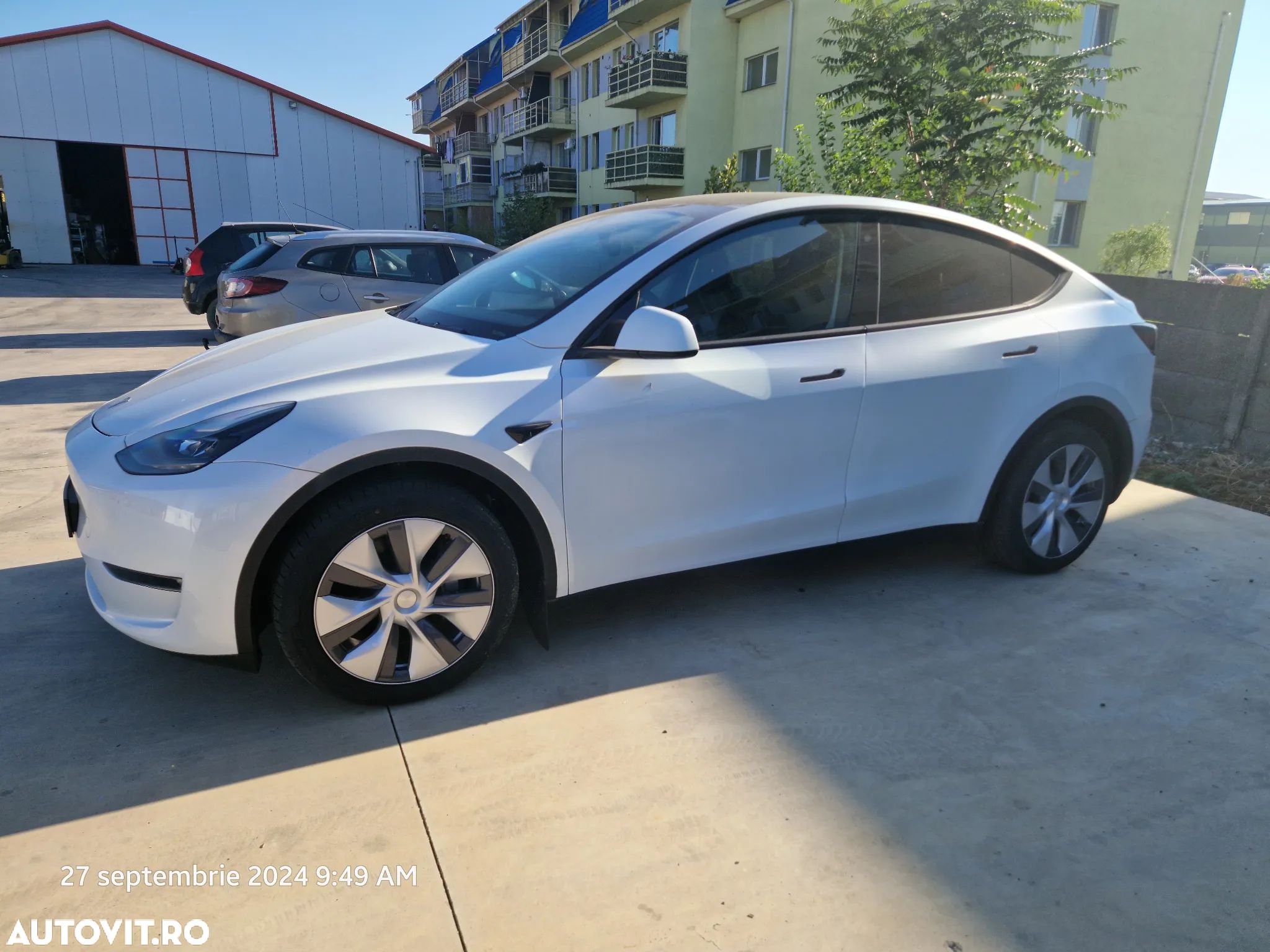 Tesla Model Y - 1