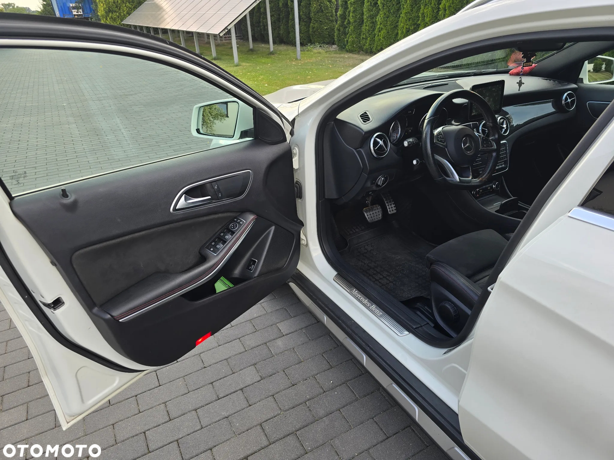 Mercedes-Benz GLA - 15