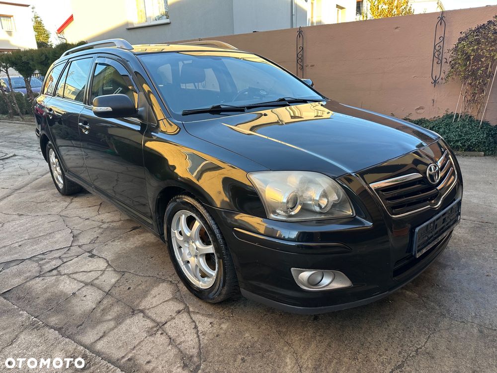 Toyota Avensis 2.0 VVT-i Combi Executive - 11