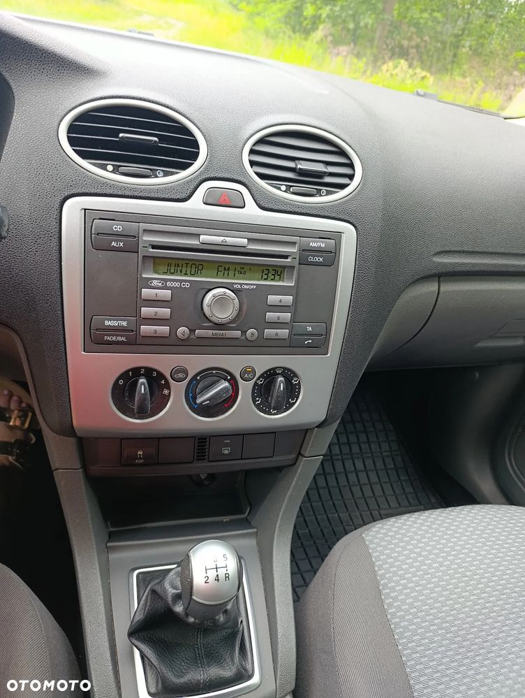 Ford Focus 1.6 Ambiente - 16