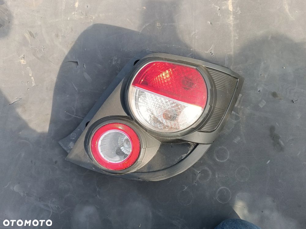LAMPA TYŁ TYLNA PRAWA CHEVROLET AVEO III T300 - 1