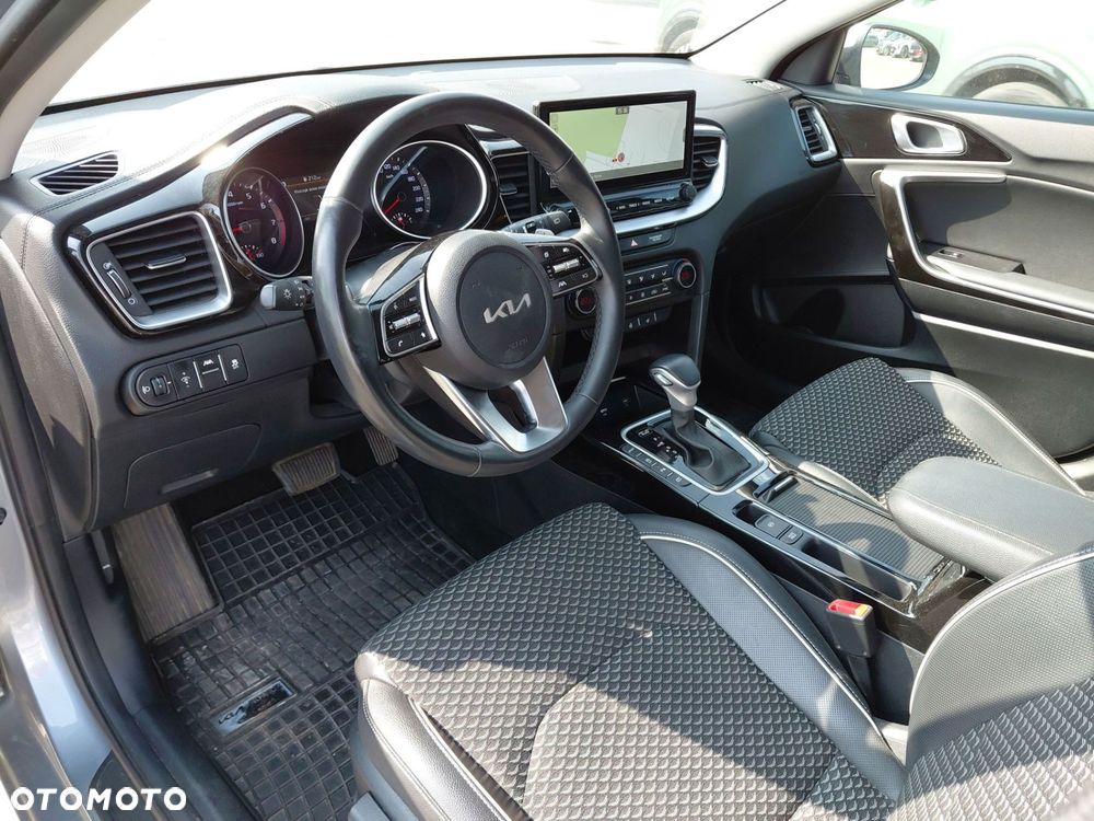 Kia Ceed - 9