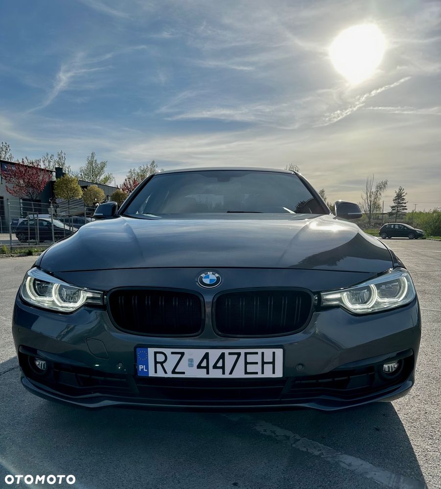 BMW Seria 3 330i xDrive Sport Line - 13